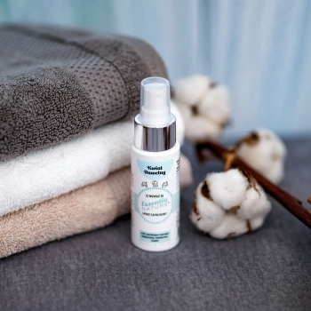 Odświeżacz w sprayu do tkanin i wnętrz o zapachu Kwiat Bawełny 50 ml