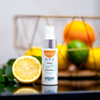 Odświeżacz w sprayu do tkanin i wnętrz o zapachu Cytrusy i Kwiat Pomarańczy 50 ml