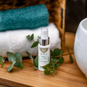 Odświeżacz w sprayu do tkanin i wnętrz o zapachu Białe Piżmo 50 ml